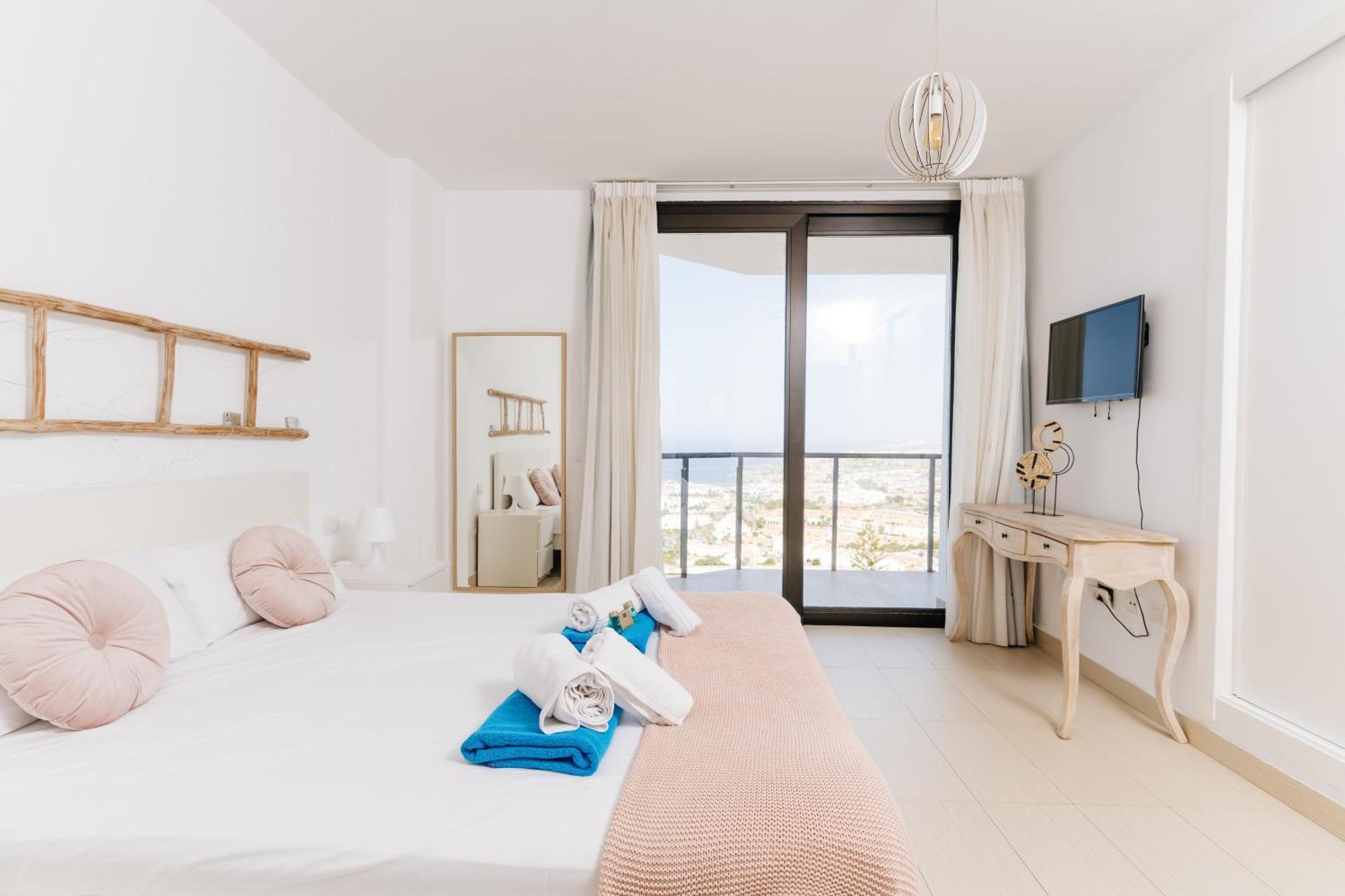 Sunset White Villa - Ocean View, Jakuzzi, Heated Pool, Air-Conditioning, Grill Playa de las Americas  Eksteriør bilde